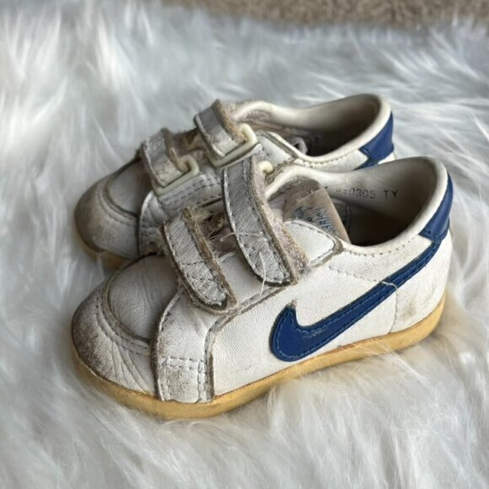 Vintage Nike 1985 White Sneakers Size 4